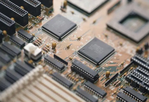 為什么要選擇四層PCB? 有哪些優(yōu)勢(shì)？